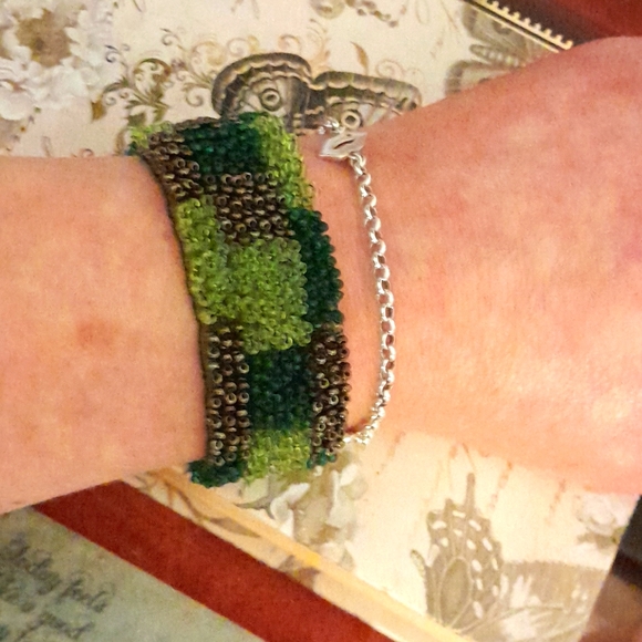 Hand Crafted Jewelry - Stunning Vintage Handmade Beaded Bracelet